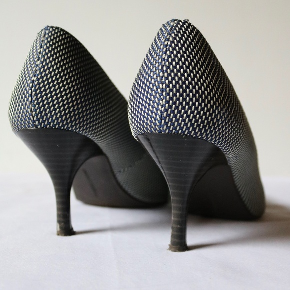 CHARLES JOURDAN 'Teresa' Pointed Toe Pumps 3" Heels Blue Grey Fabric Women's 8 - Picture 8 of 14